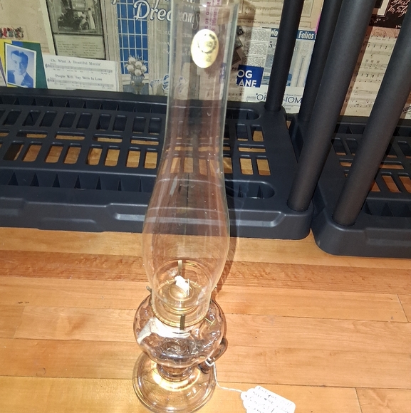 Antique pedestal Finger.kerosene/ Oil Lamp - Picture 1 of 2